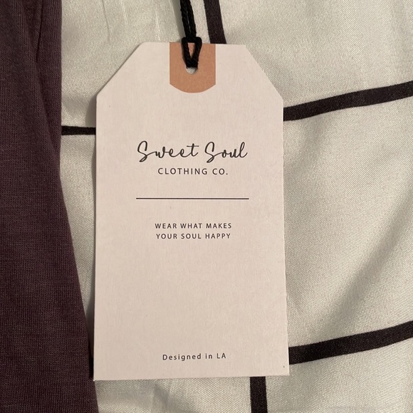 Women’s bee kind t-shirt size small NWT - Picture 5 of 5